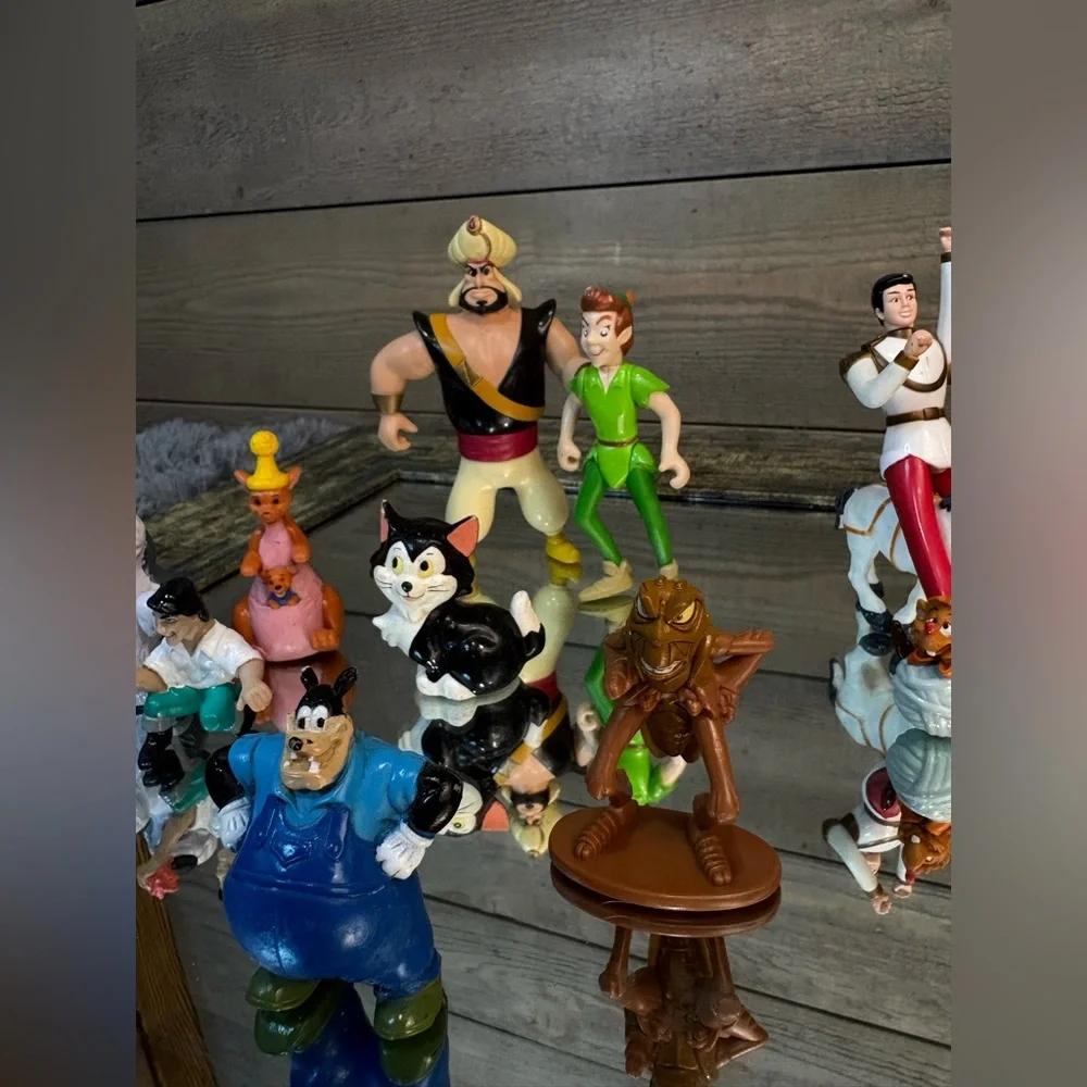 Disney Action Figure Set of 15 Multicolor Cake Toppers Official Characters Lot